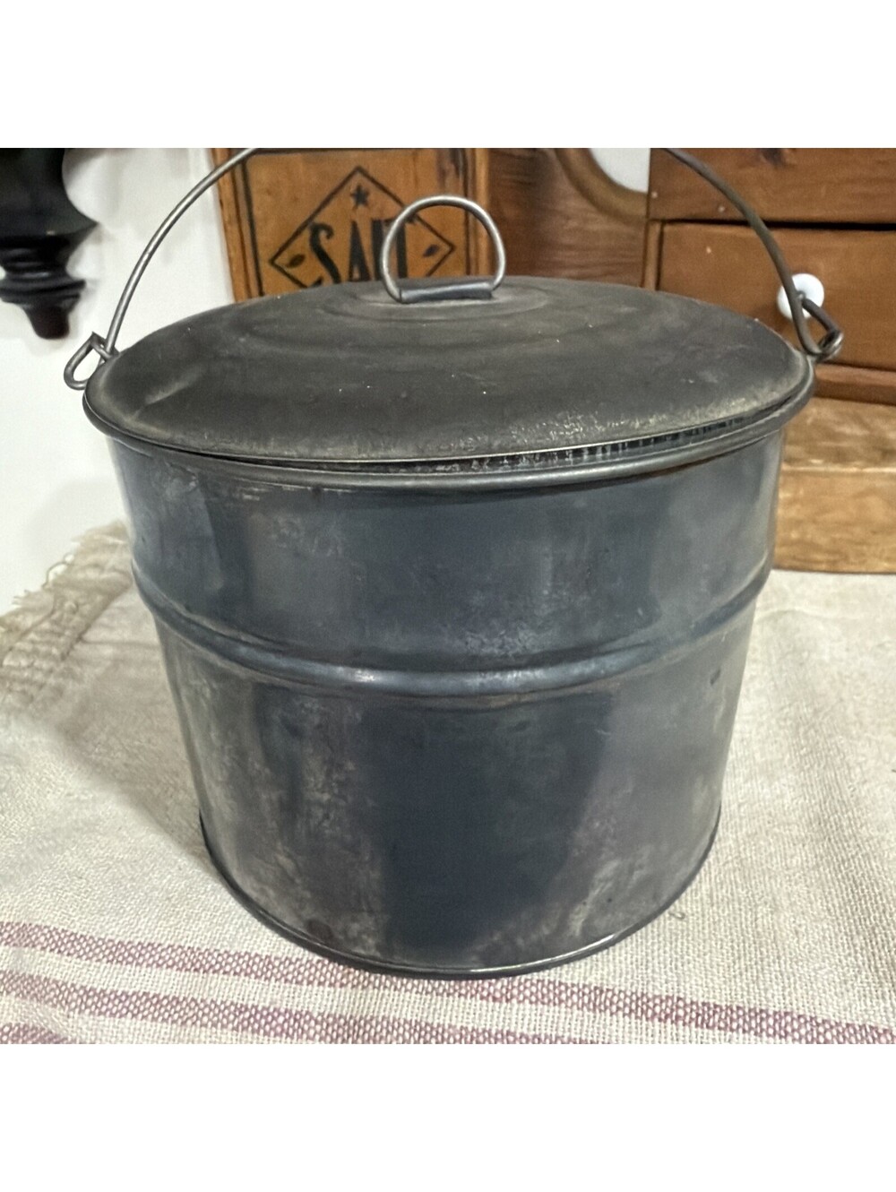 Antique 1800s Primitive Small Tin Berry Bucket Lunch Pail W/ Tight Lid Farmhouse - Picture 6 of 14